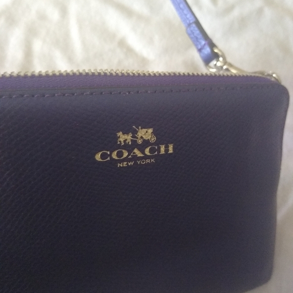 Coach F53429  Crossgrain Leather Corner Zip Wristlet, SV/Metallic Purple… - Picture 5 of 13